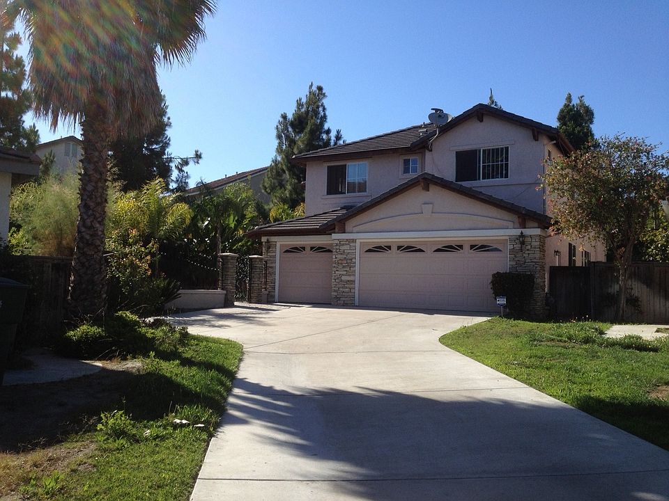 1st image of 586 Serrano Ln