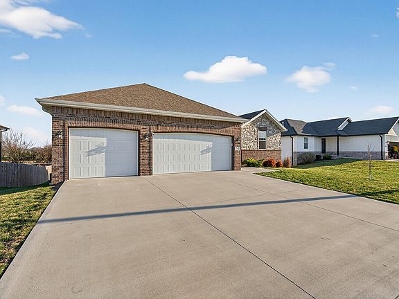 4th image of 2781 E Bradford Street