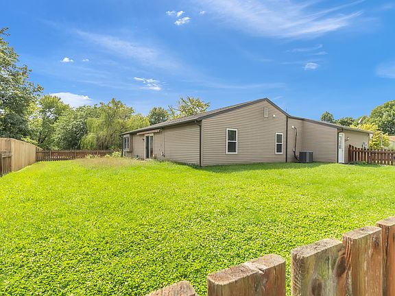 5th image of 371 Watercrest Way