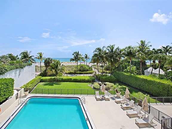 3rd image of 1621 Collins Ave APT 703