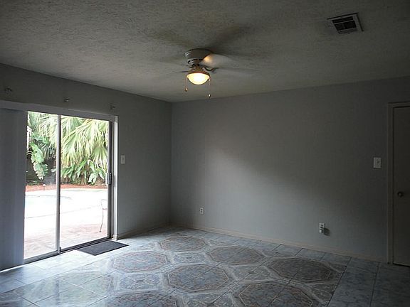4th image of 2405 34th Ave N