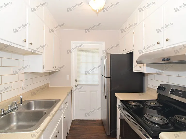 1602 Johns Rd #C — Photo 8