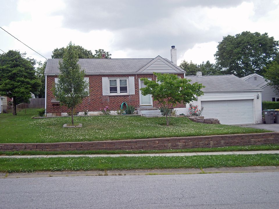 Brick Ranch w/oversized 2 car garage