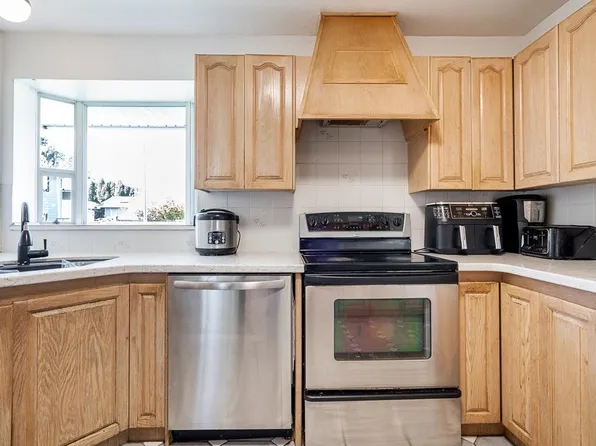 8867 116b St, Delta, BC V4C 5Z9
