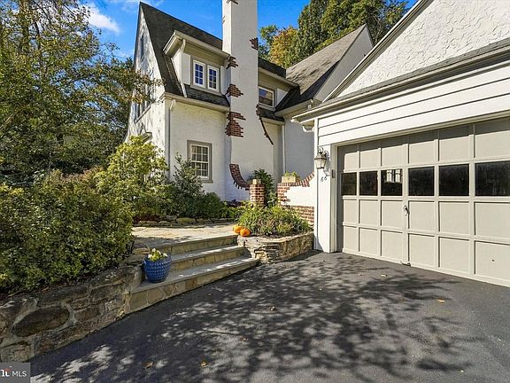 3rd image of 66 N Hillcrest Rd