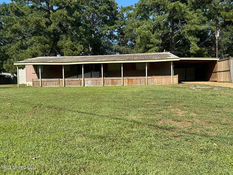 1213 Lake Shore Dr — Photo 1