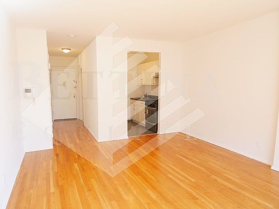 4th image of 254 E 10th St APT 6C