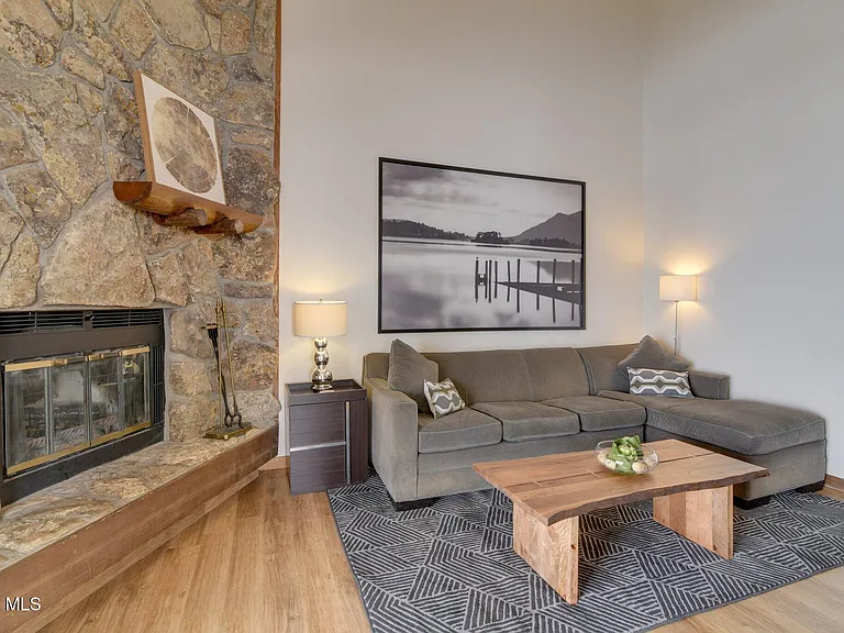 25 Arapahoe Cir #5 — Photo 4