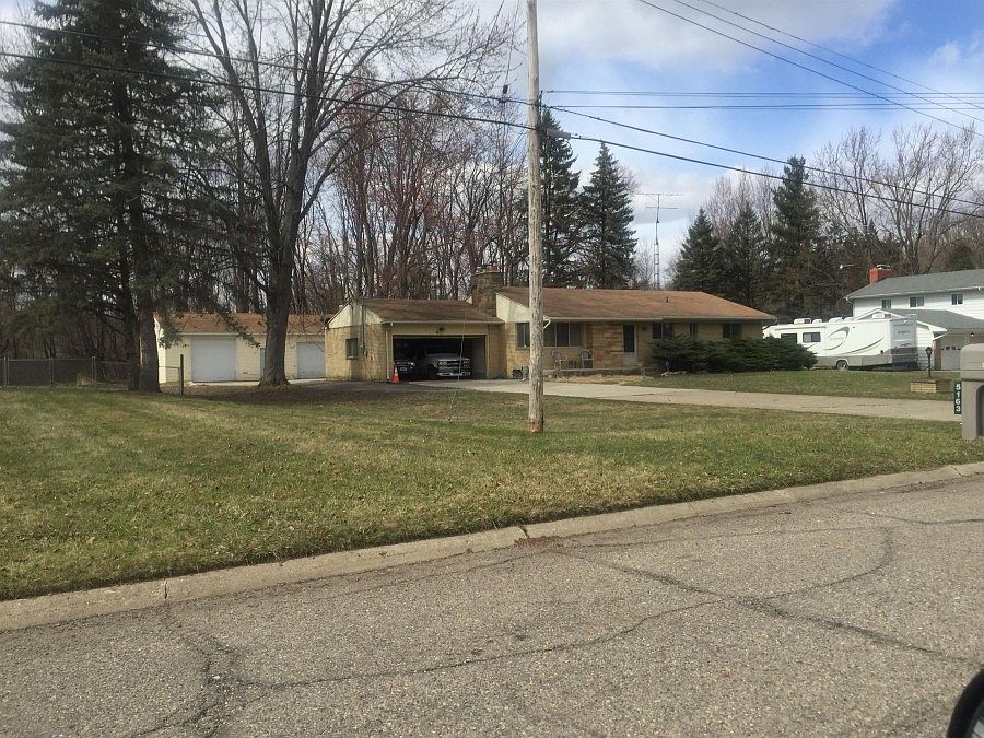 2nd image of 5163 Woodcliff Dr
