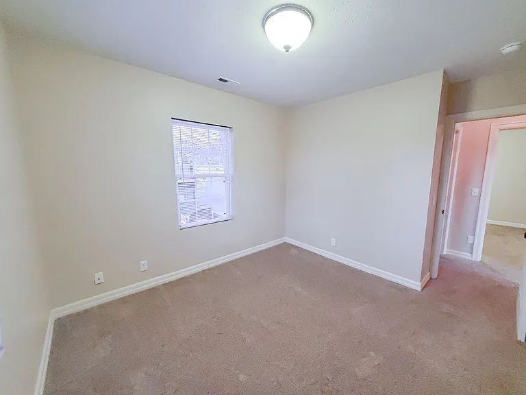 814 S 38th St — Photo 55