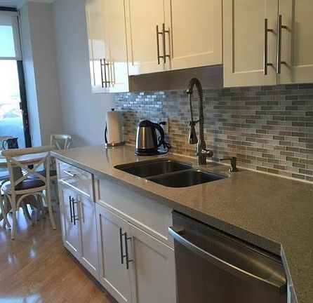 5th image of 3610 Yacht Club Dr #414W