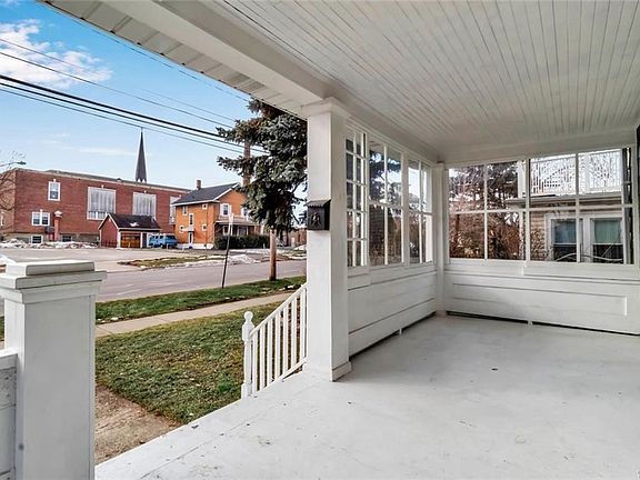 3rd image of 156 Glen Ave