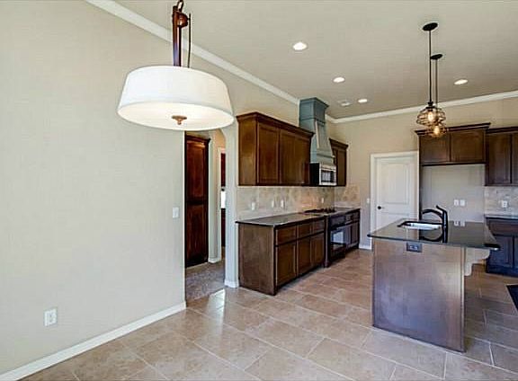 5th image of 8516 NW 127th St