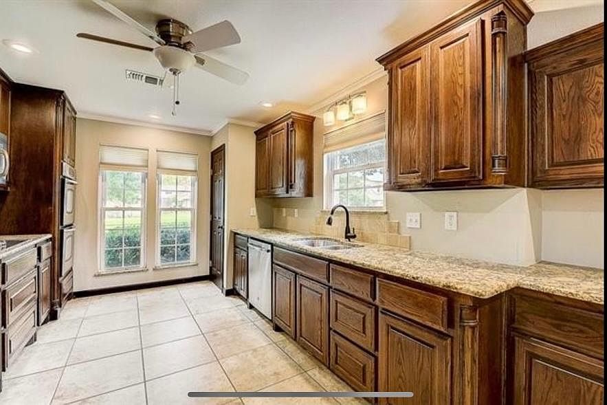 1st image of 3609 Sandia Dr