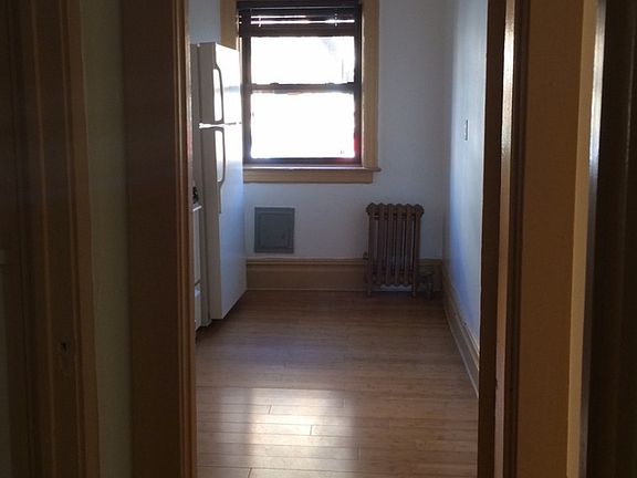 5th image of 681 Manhattan Ave APT 2F
