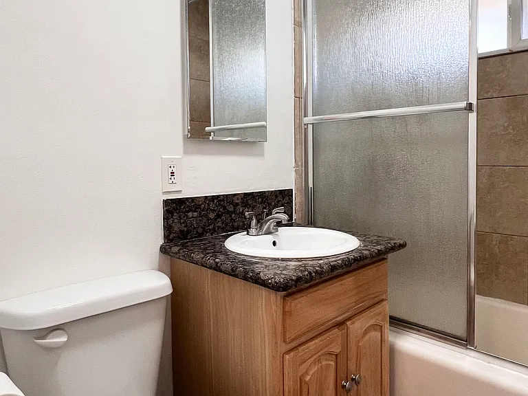3365 1/2 Mentone Ave #3365-1/2 — Photo 13
