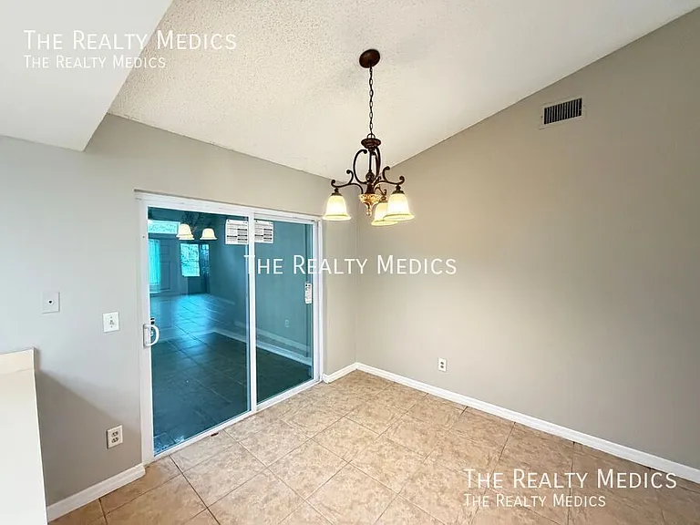 1663 Palm Leaf Dr — Photo 6