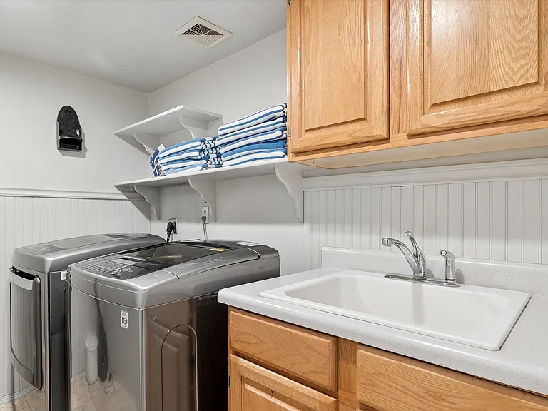 9023 W Patrick Ln — Photo 38