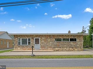 1166 W Main St, Valley View, PA 17983