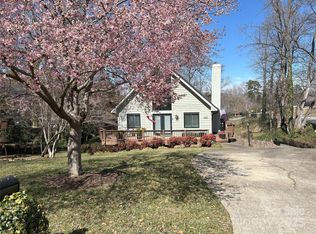 1220 20th Avenue Ave, Hickory, NC 28601