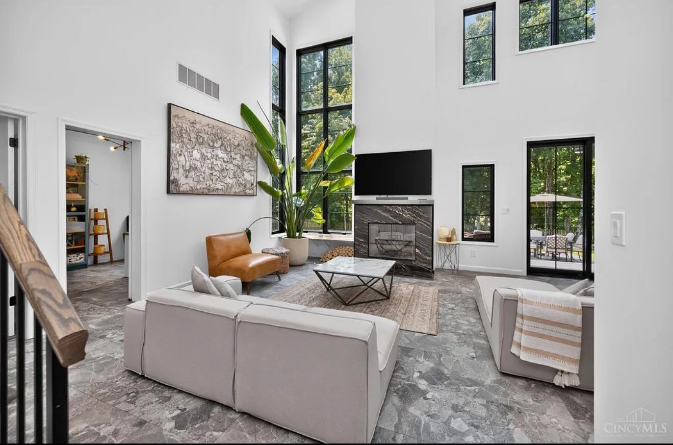 4 bed, 3977 sqft, $4,500 — Photo 4