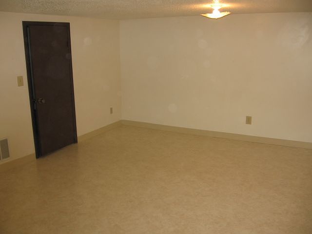 2nd image of 428 1/2 Howard Ave