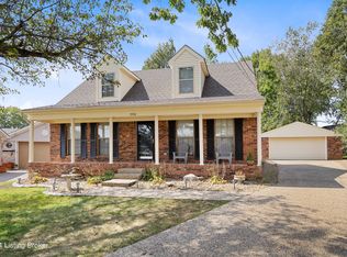 9902 Park Lake Cir, Louisville, KY 40229