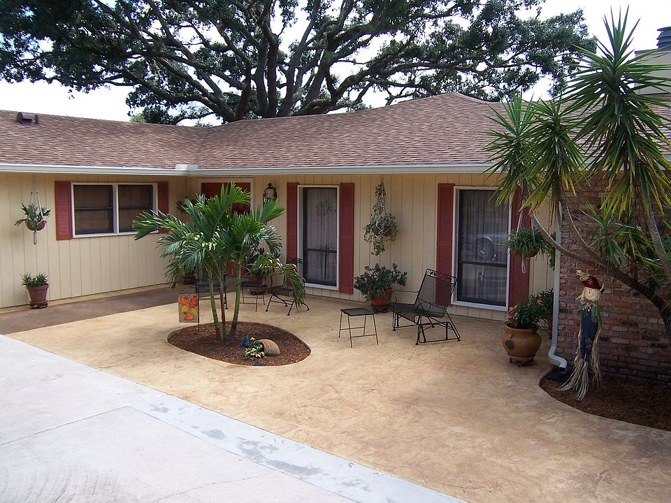 1st image of 734 Lake Hiawassee Dr