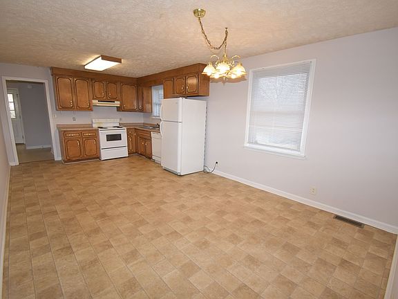 5th image of 101 Ambrose Dr