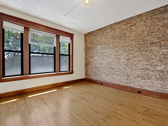 3rd image of 1404 W Flournoy St APT 3