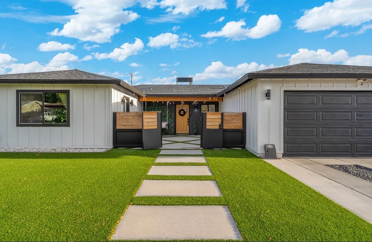 5 bed, 2346 sqft, $4,200 — Photo 1