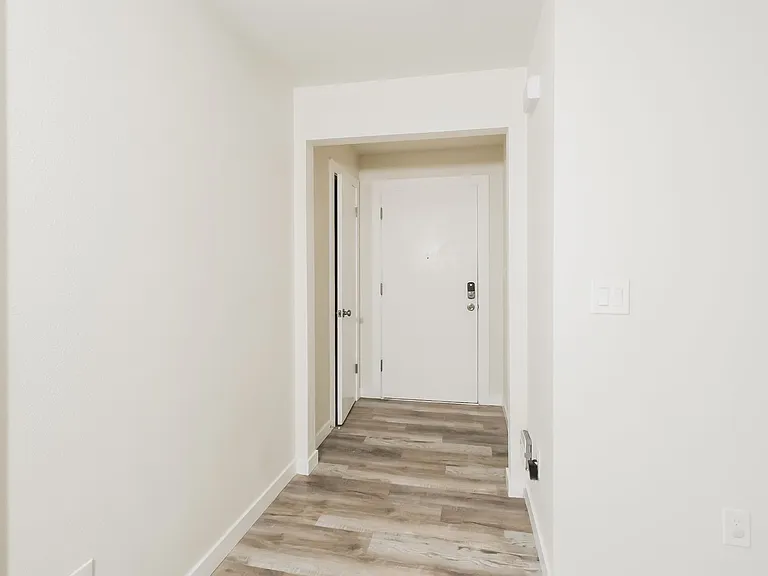 7151-7153 Fauntleroy Way SW — Photo 3