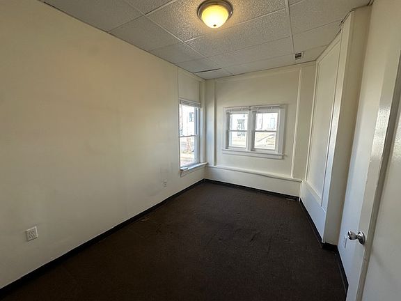 5th image of 218 W 5th St APT C