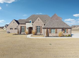 2689 Crosscreek Dr, Oologah, OK 74053