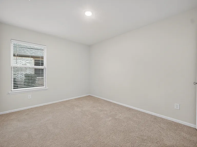 2704 Rambling Rd — Photo 25