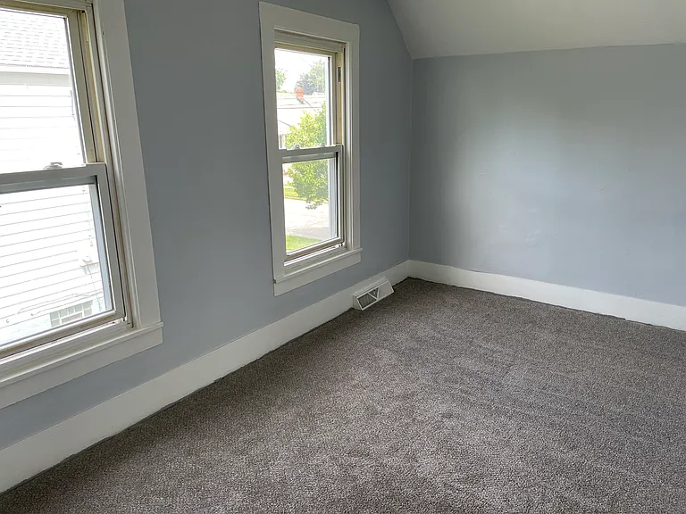 120 Hutchins St — Photo 10