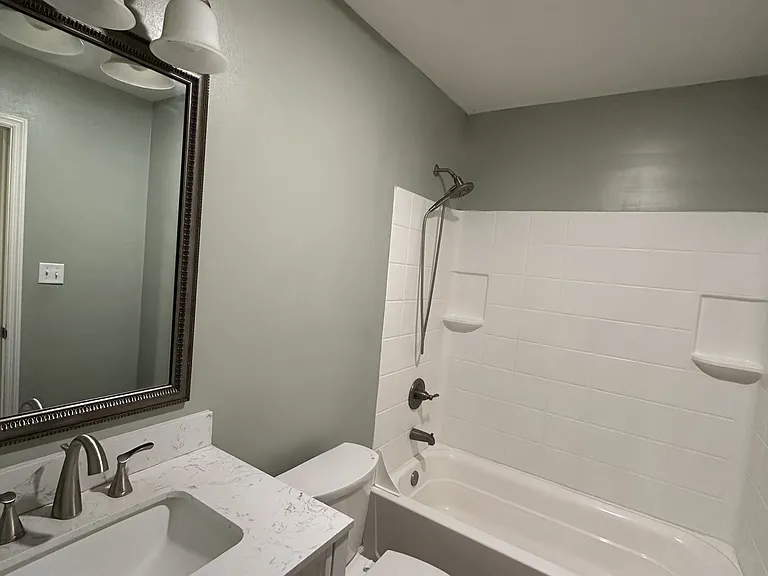 605 Honeysuckle Ln — Photo 8