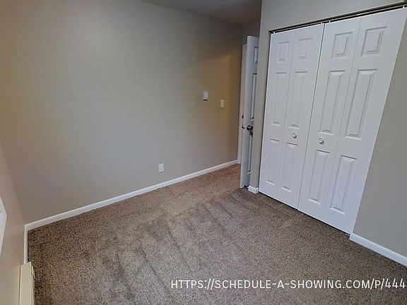 4th image of 427 E Crescent St APT 57