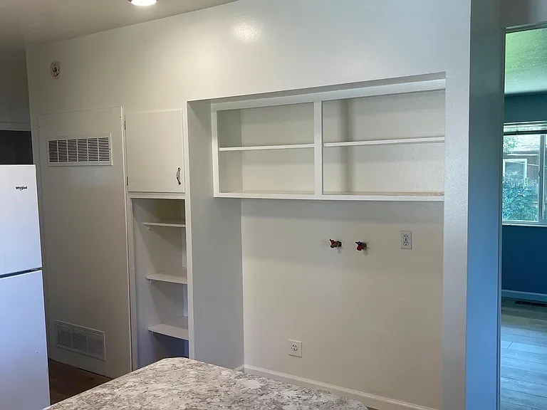 4618 S Russell St — Photo 5