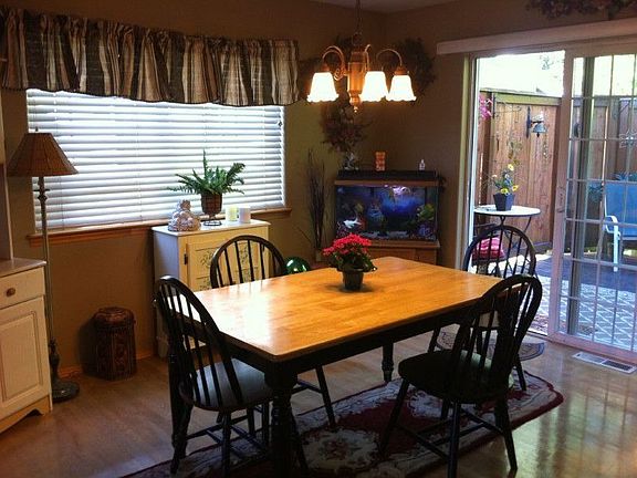 5th image of 2619 Saint Clair Pl