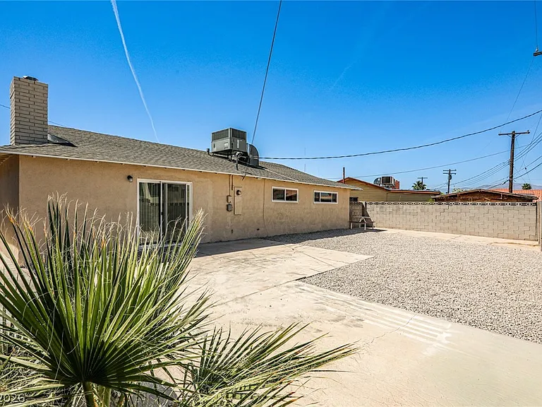 1320 Robin St — Photo 31