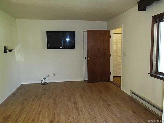 3rd image of 435 Campus Dr