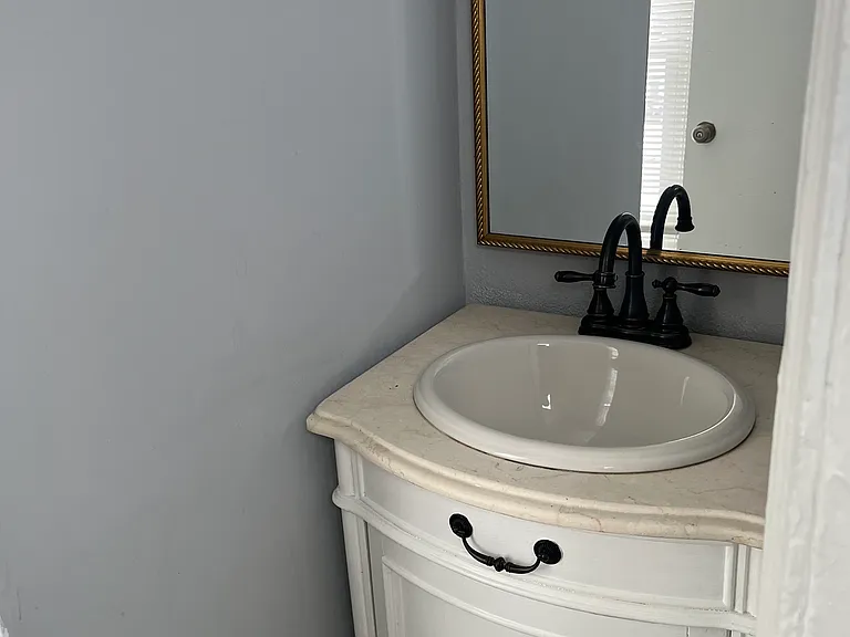 513 Milgate St #3 — Photo 11