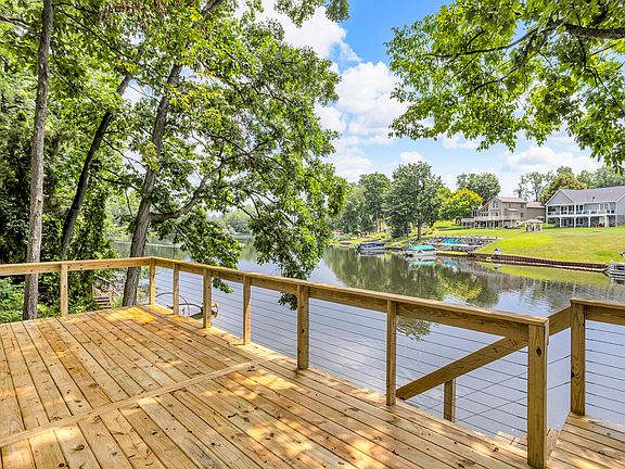 4th image of 10781 Woodbrook Dr