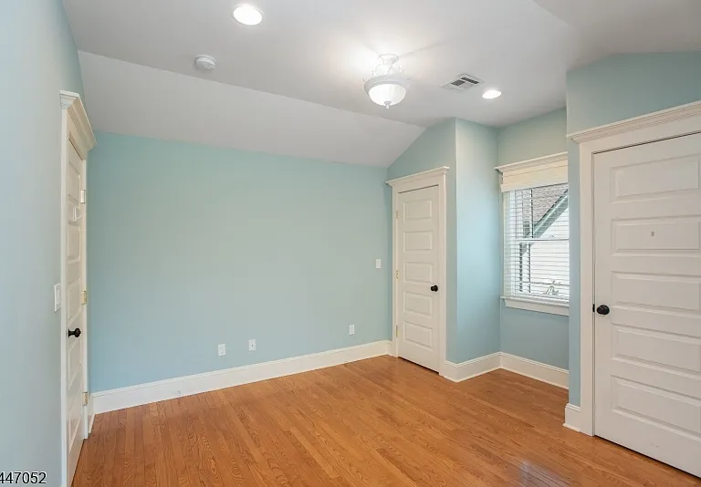30 Gates Ave — Photo 12