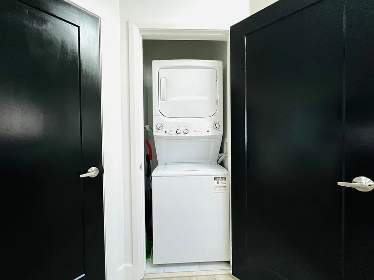 2870 Myrtle Ave — Photo 18