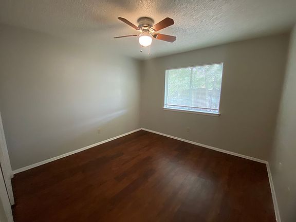 5th image of 1909 Prairie Knoll Ct #B