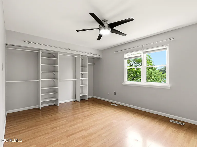 1029 Lucy Ln — Photo 11
