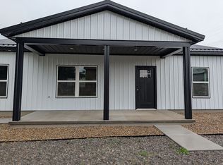 1129 Roosevelt St, Linton, IN 47441
