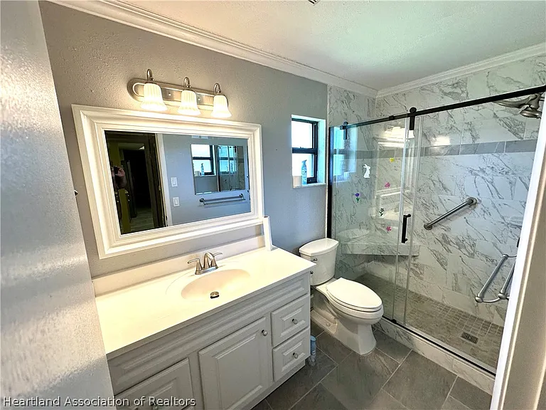 1611 Prospect St — Photo 13